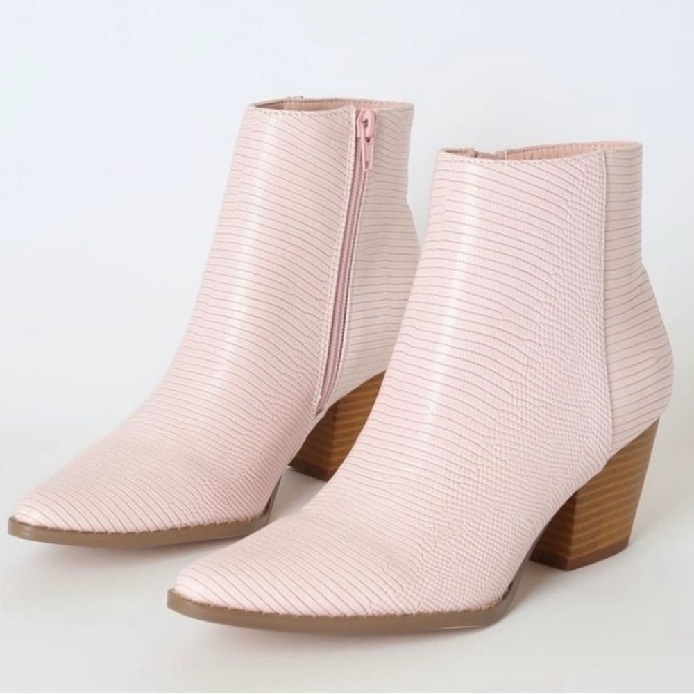 Lulus pink booties